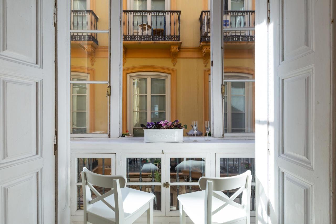 Puerta De Larios: Central Three-Bedroom Apartment With Balconies And Patio Malaga Exterior photo